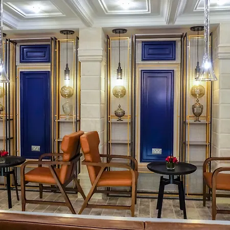 Maroon Tomtom Hotel Istanbul