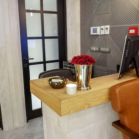 Hotel Maroon Tomtom 3*