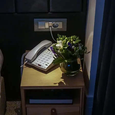 Maroon Tomtom Hotel Istanbul