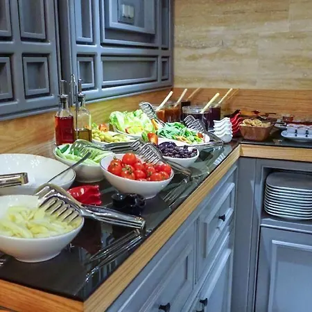 Maroon Tomtom Hotel Istanbul