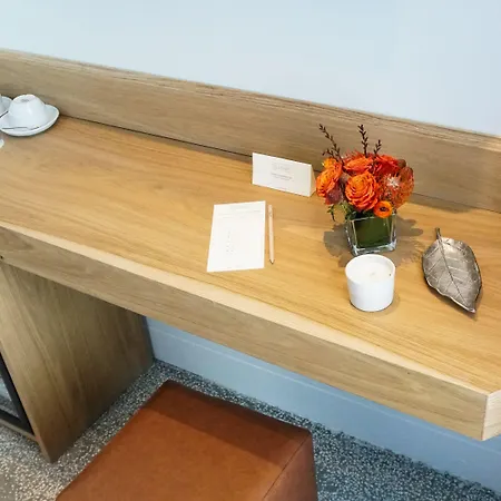 Maroon Tomtom Otel 3*