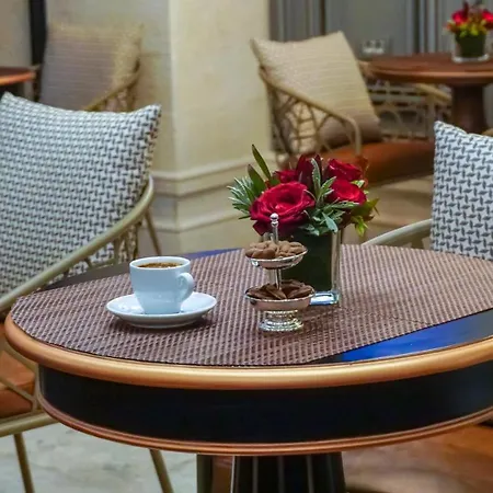 Maroon Tomtom 3* İstanbul