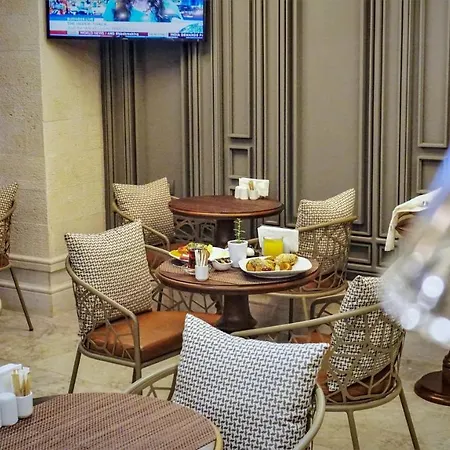 Otel Maroon Tomtom 3*